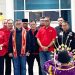 Ketua DPC PDI Perjuangan Bombana Andi Muhammad Khaekal Sambut Kedatangan Sekjen di Bandara Haluoleo Kendari